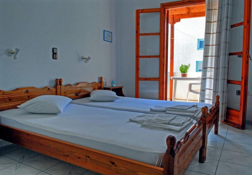 Kapetanos Rooms Naxos City Extérieur photo