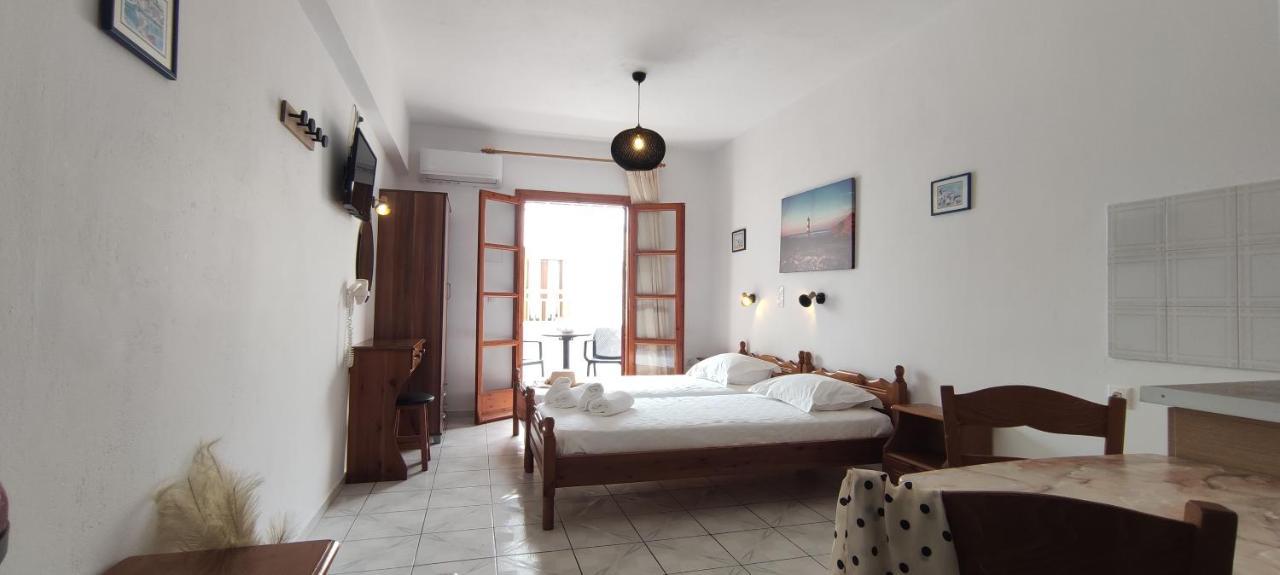 Kapetanos Rooms Naxos City Extérieur photo