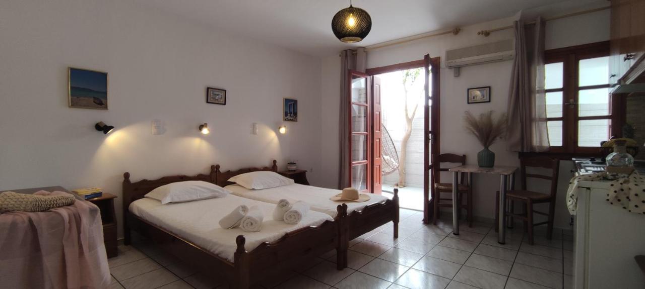 Kapetanos Rooms Naxos City Extérieur photo