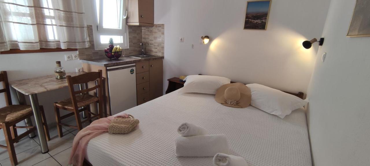 Kapetanos Rooms Naxos City Extérieur photo
