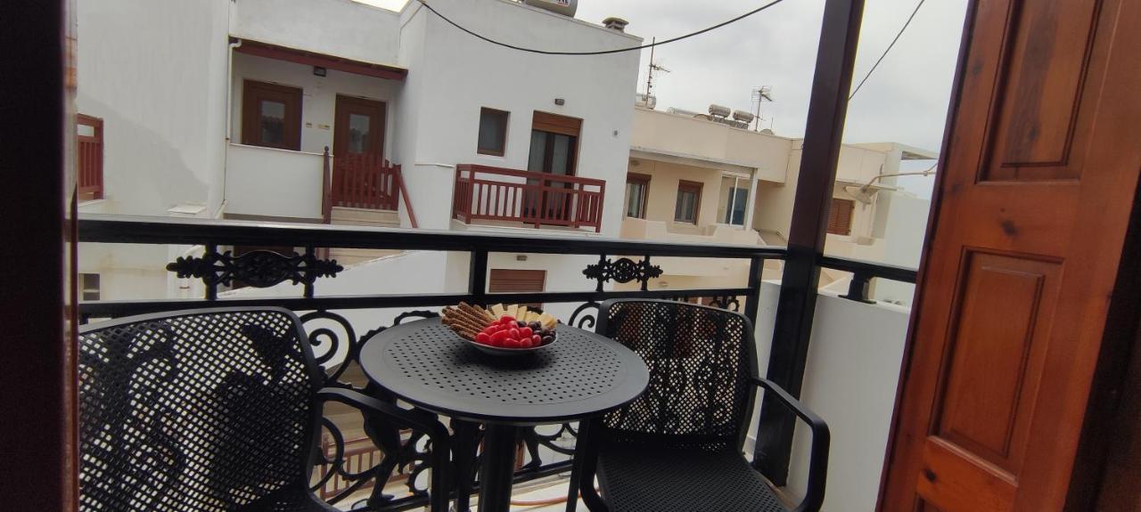 Kapetanos Rooms Naxos City Extérieur photo