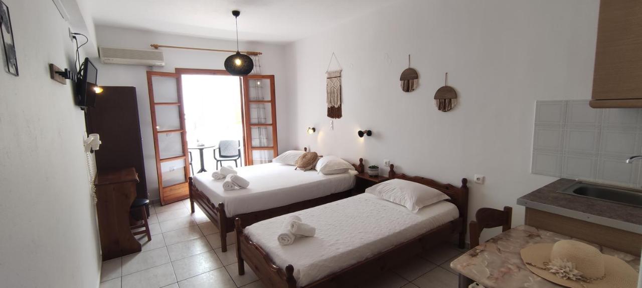 Kapetanos Rooms Naxos City Extérieur photo