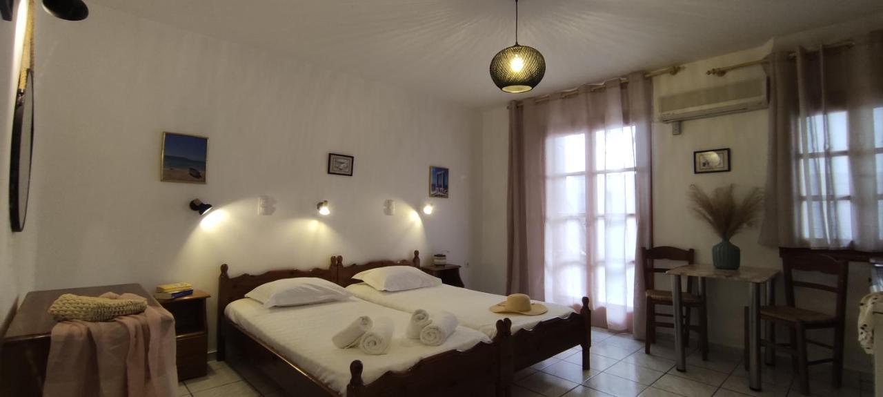Kapetanos Rooms Naxos City Extérieur photo