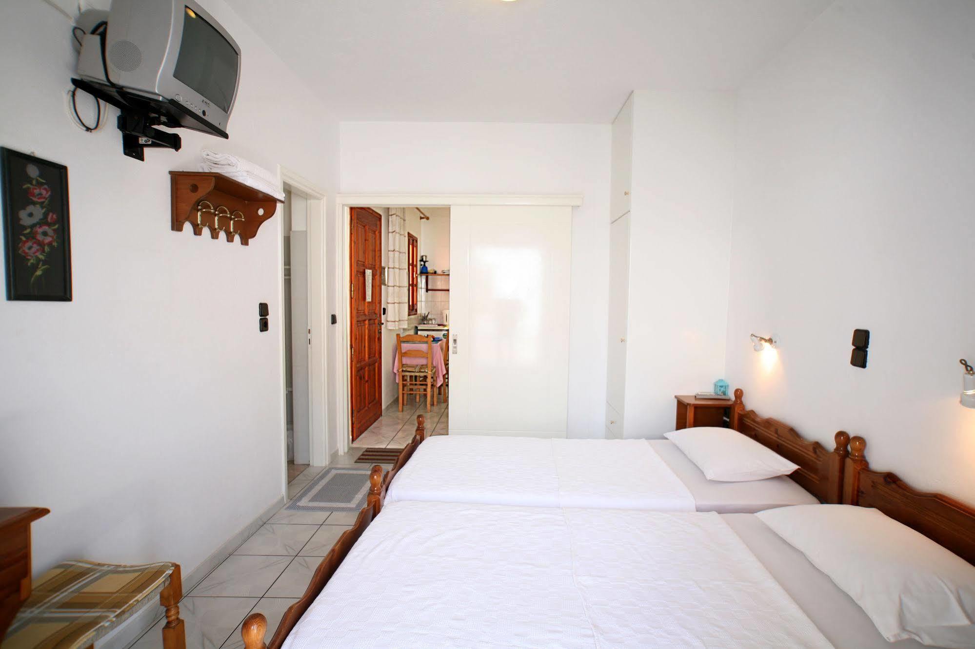 Kapetanos Rooms Naxos City Extérieur photo