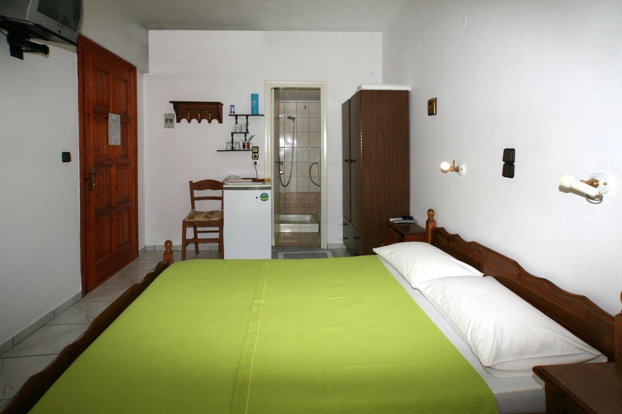 Kapetanos Rooms Naxos City Extérieur photo
